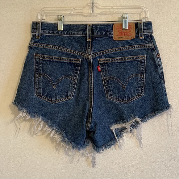 Levi’s 550 Denim Shorts - Picture 4 of 10
